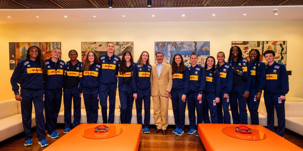 La Nazionale italiana femminile di pallavolo in ambasciata d'Italia a Brasilia