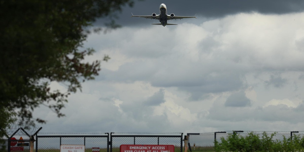 L'Ue rassicura sul jet fuel, 'nessun segnale di carenze'