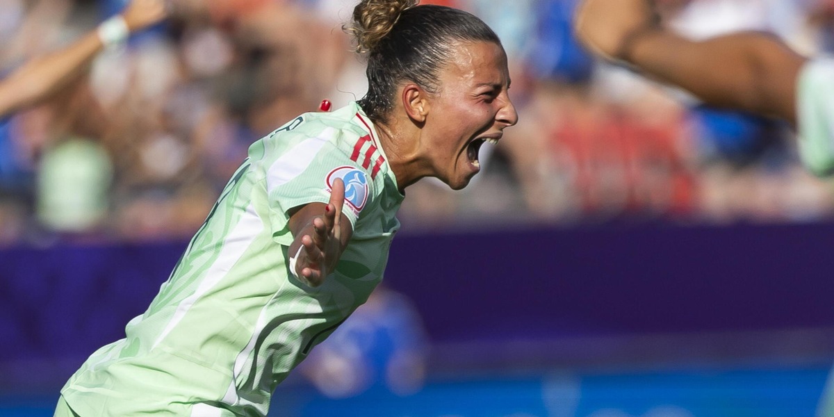Calcio: 3-0 alla Serbia, l'Italia tiene viva la speranza del pass mondiale