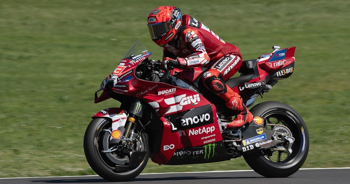 MotoGP, Marc Marquez conquista la pole in Ungheria: secondo Acosta, solo sesto Bezzecchi