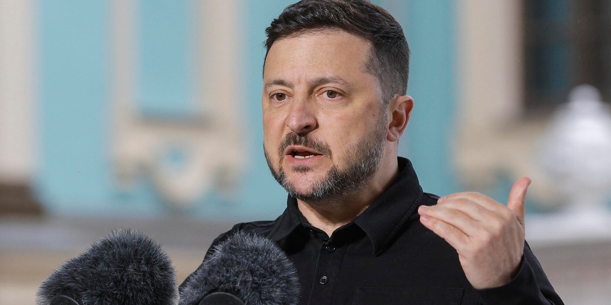 Zelensky, 'congelare le linee del fronte è la via più rapida per una tregua'