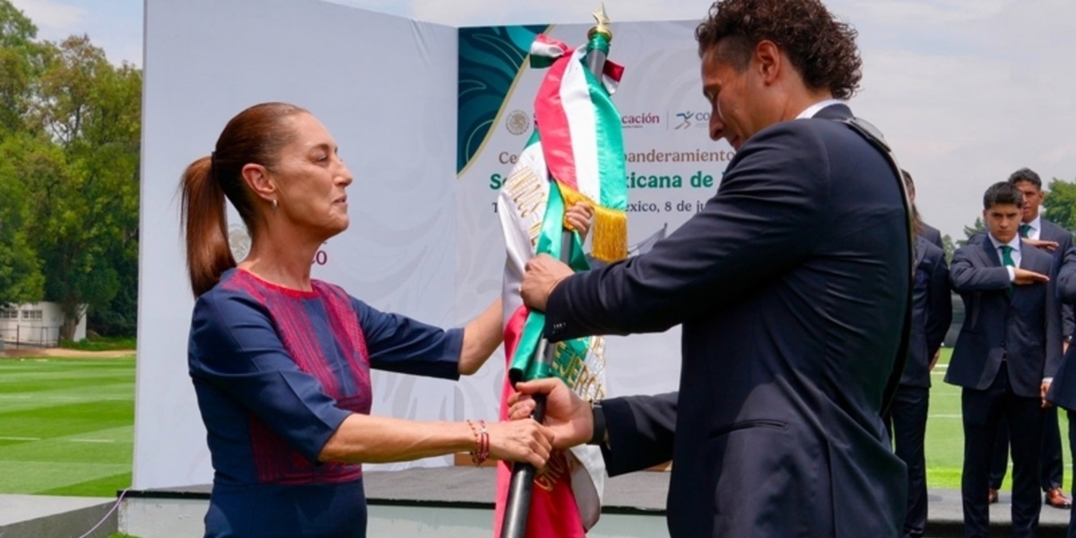 Mondiali: Messico, la presidente Sheinbaum consegna la bandiera alla nazionale