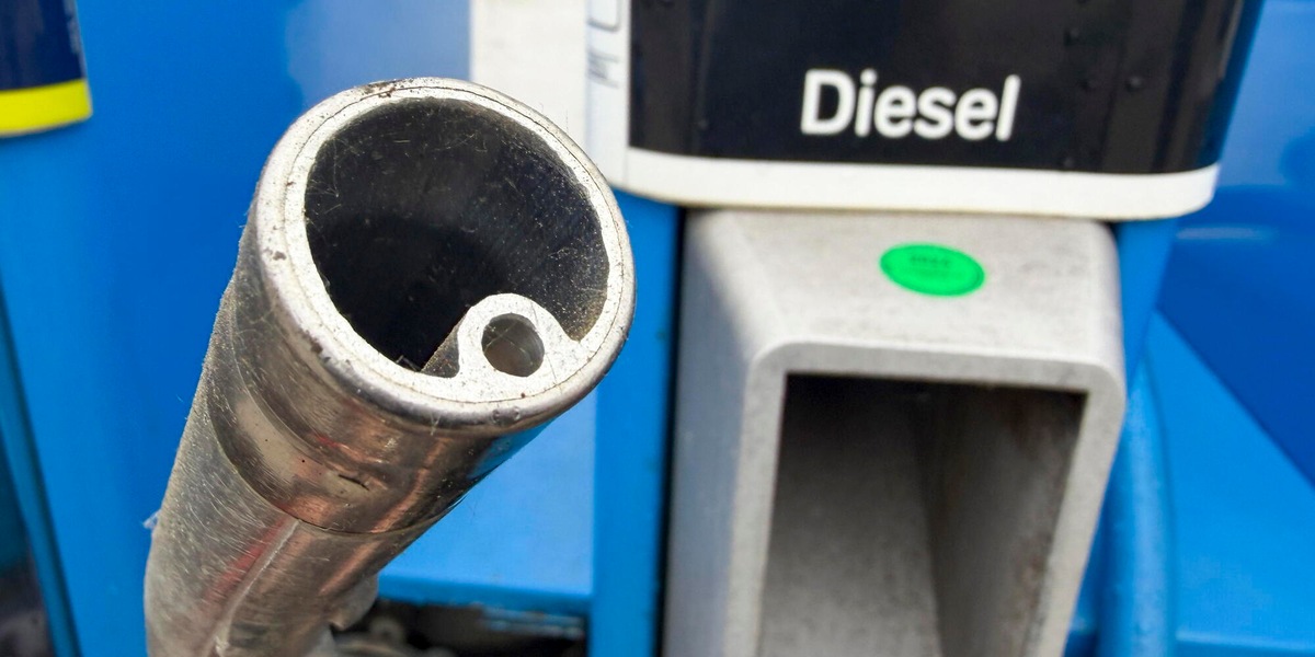 Unem, 'auto a benzina o gasolio resta più conveniente dell'elettrica'