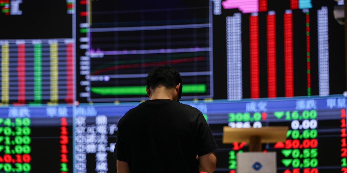 Borsa: Europa frena con le nuove minacce di Trump