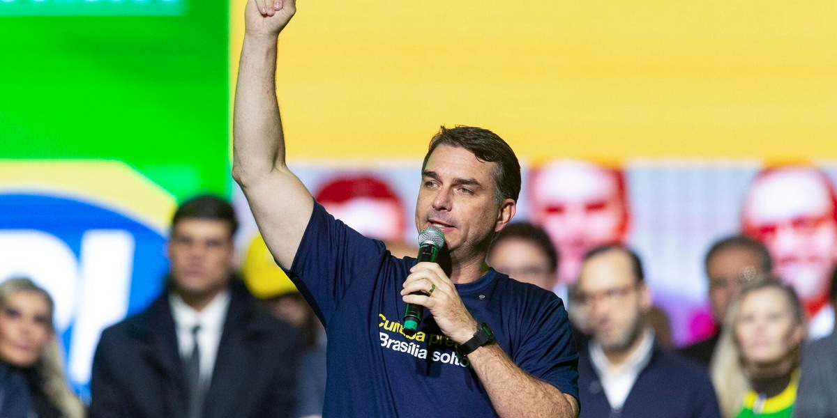 Brasile: Flávio Bolsonaro denuncia Lula alla Corte Suprema