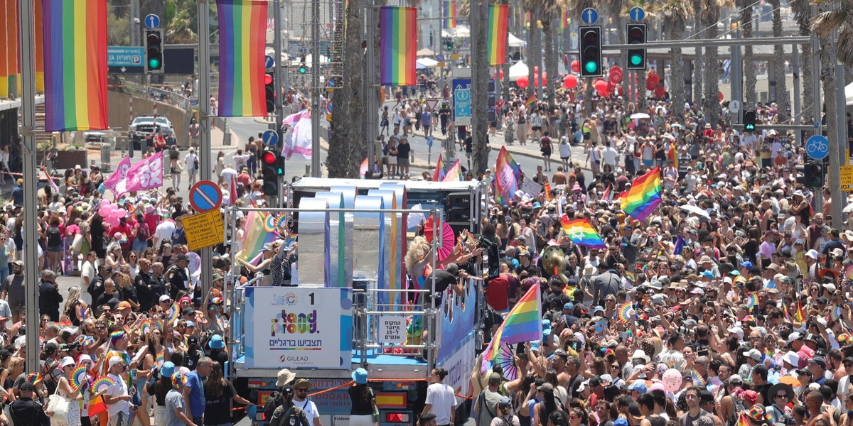Dopo due anni torna il Pride Lgbt a Tel Aviv, oltre 100mila in piazza