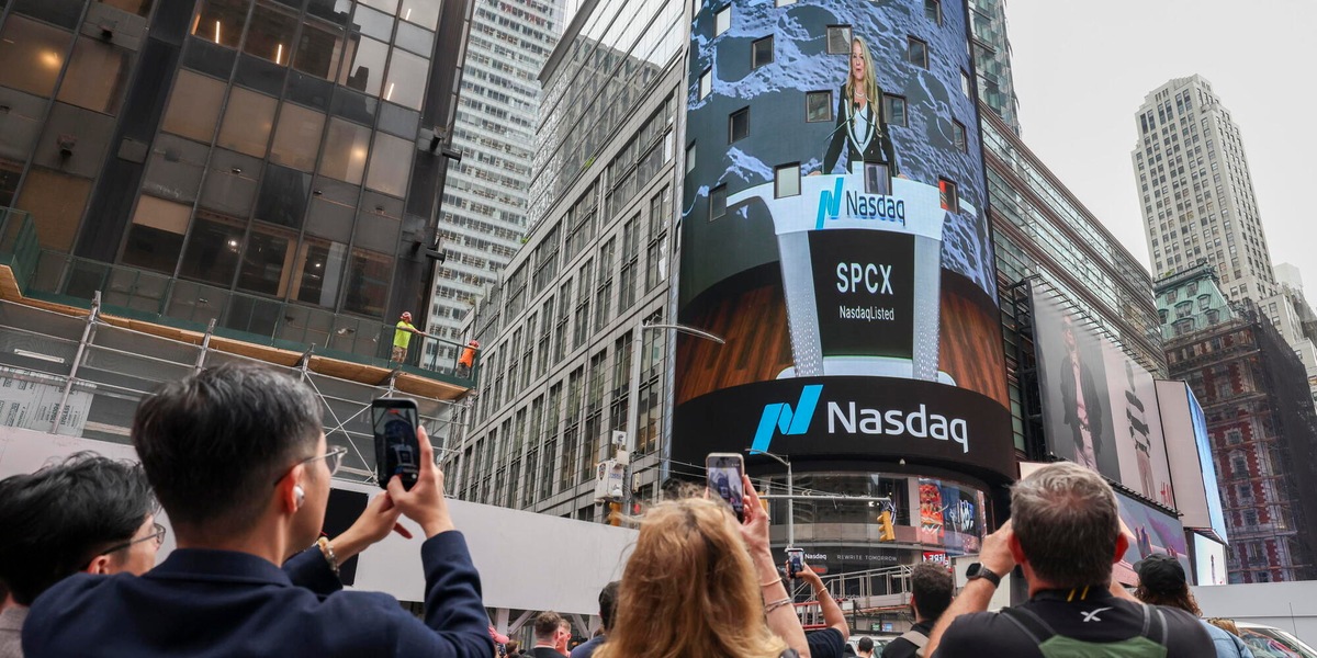 ++ SpaceX vola all'esordio al Nasdaq, +11% a 150 dollari ++