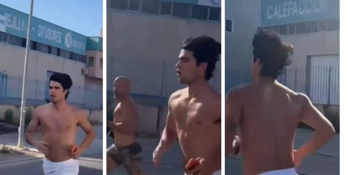Alcaraz in versione Rocky fa impazzire la Spagna: a petto nudo, con i capelli lunghi e senza tutore