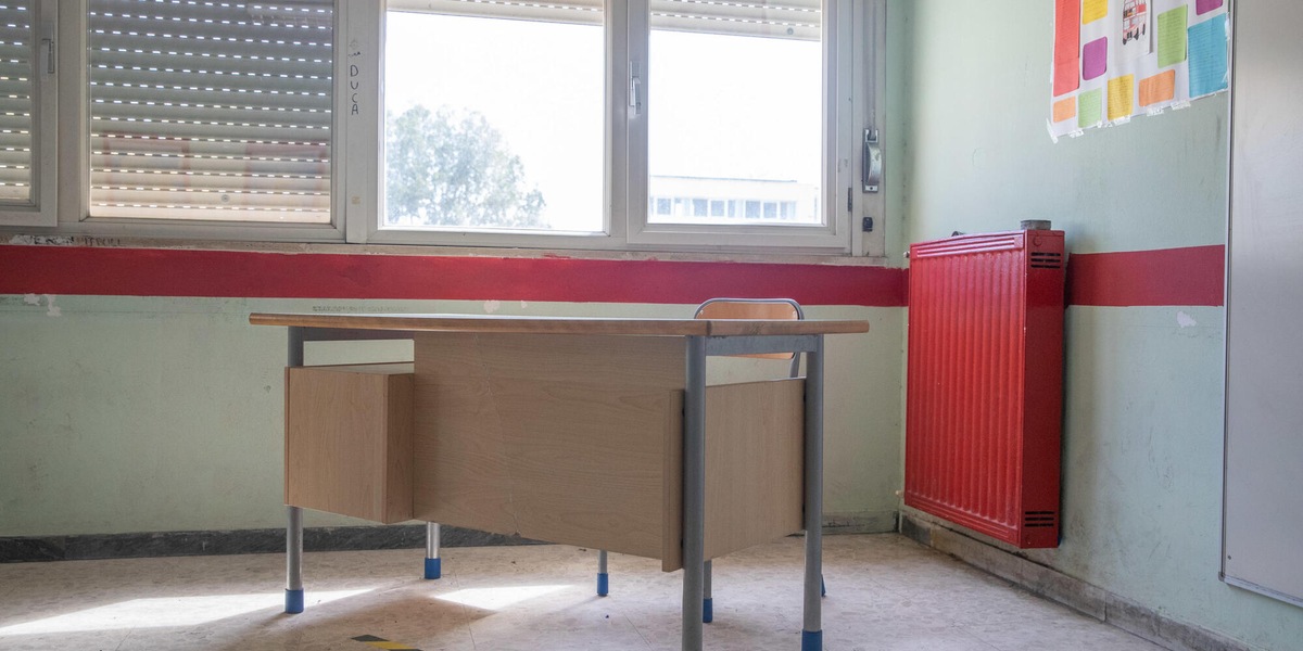 ++ Punta una pistola al professore in classe nel Modenese ++
