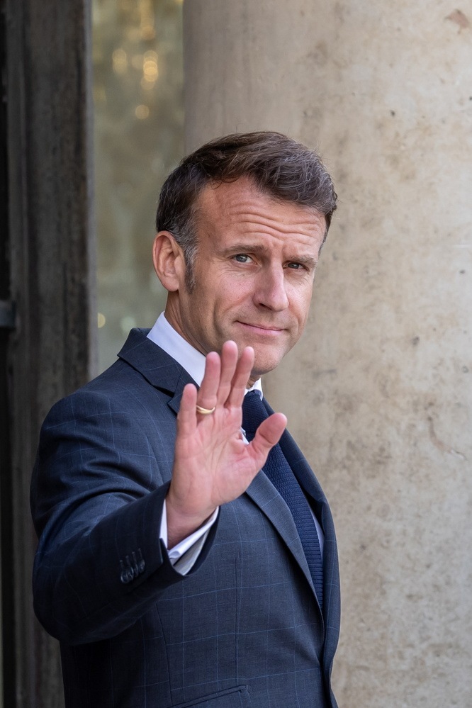 Fonti Eliseo, Macron riceverà Trump a Versailles il 17 giugno