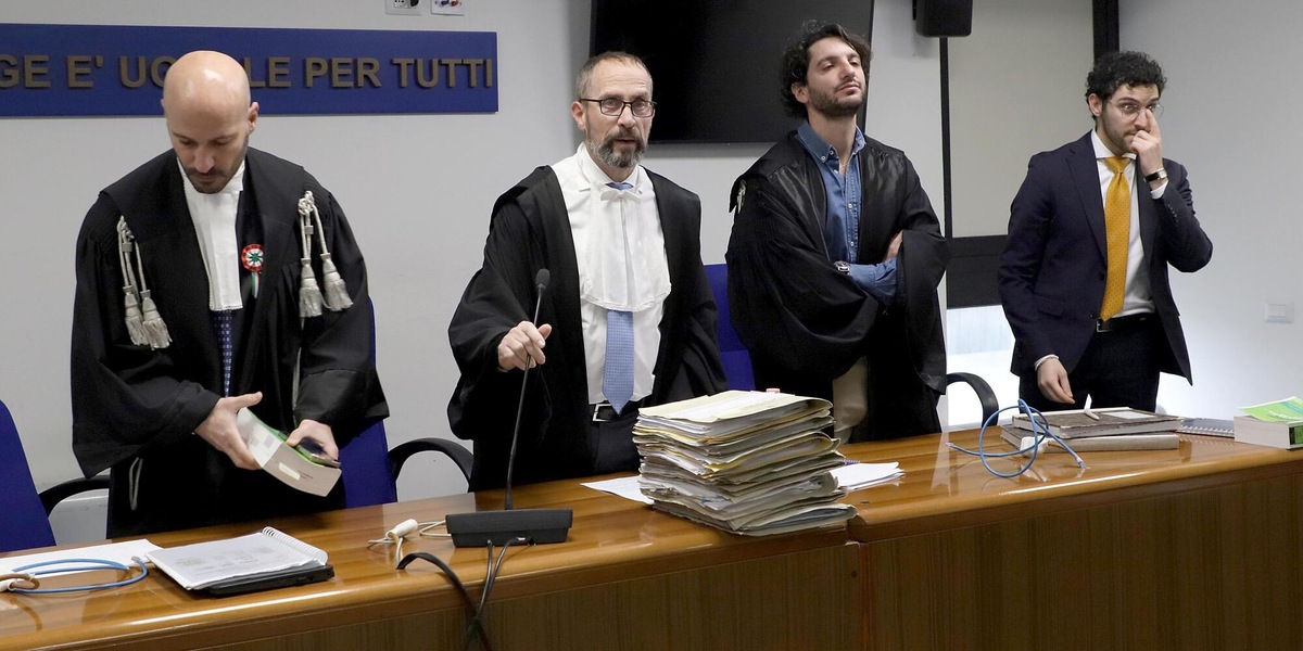 'Pm non descrivono reato, non c'è la riorganizzazione del partito fascista'
