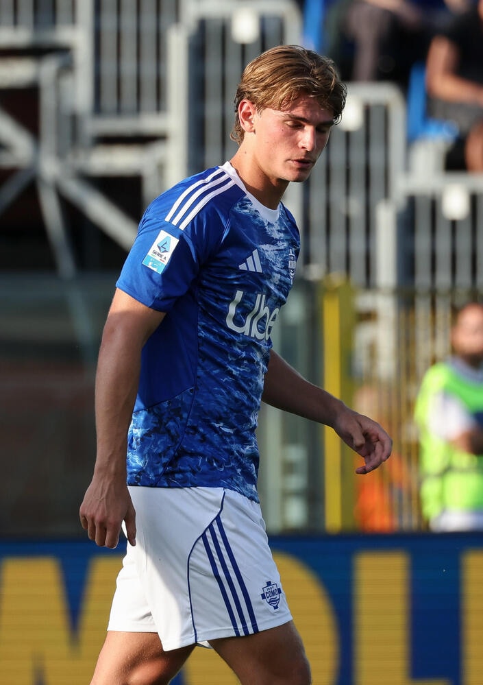 Nico Paz ha chiesto di restare al Como, verso il sì del Real