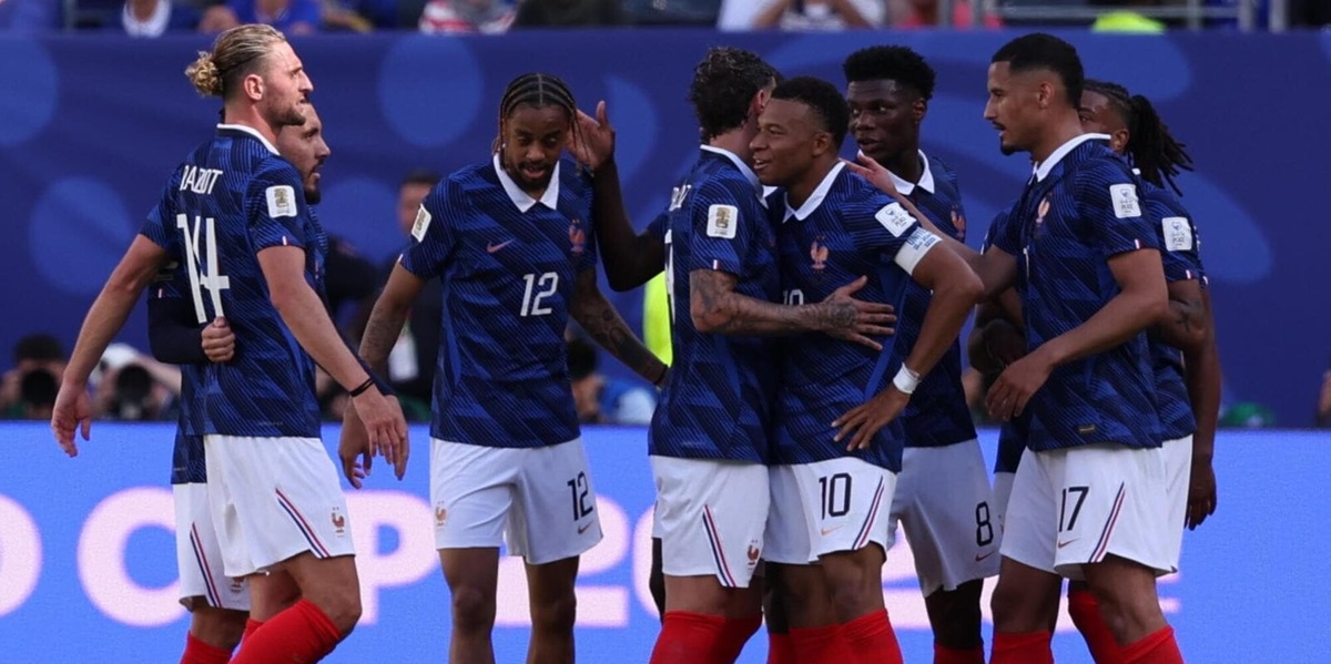 La Francia batte il Senegal 3-1: Mbappé firma doppietta e record nell'esordio Mondiale