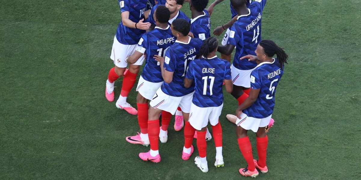 Perché (quasi) tutti i calciatori dei Mondiali 2026 indossano scarpe rosa