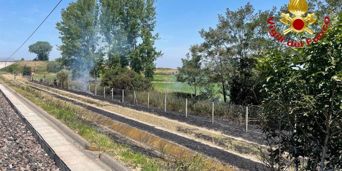 Danneggiata la linea Av Napoli-Roma, ritardi fino a 90 minuti