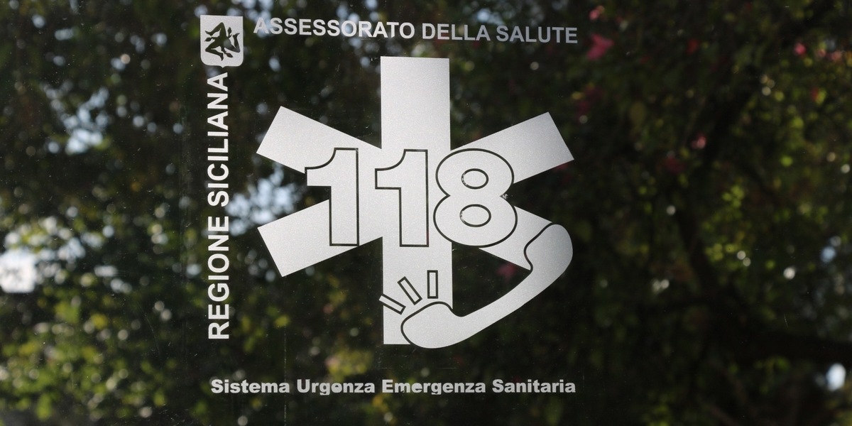 Muore un ragazzo di 15 anni in scontro fra due motocicli, grave 18enne