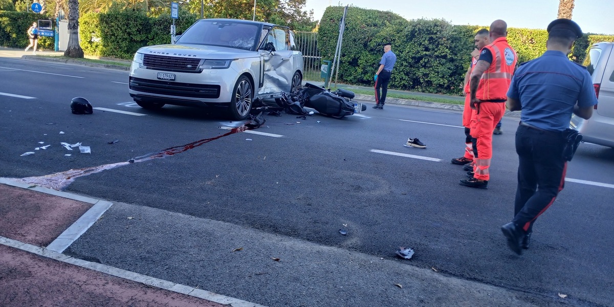 ++ Scontro Suv-scooter in Versilia, muore 17enne, in fuga occupanti auto ++