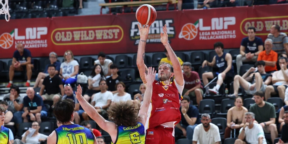 La Virtus Roma lotta ma perde lo spareggio: Vigevano torna in A2