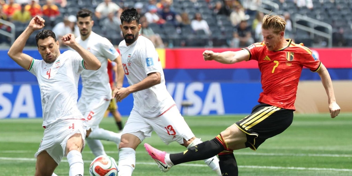 De Bruyne ci prova, Taremi segna in fuorigioco: pareggio show tra Belgio e Iran