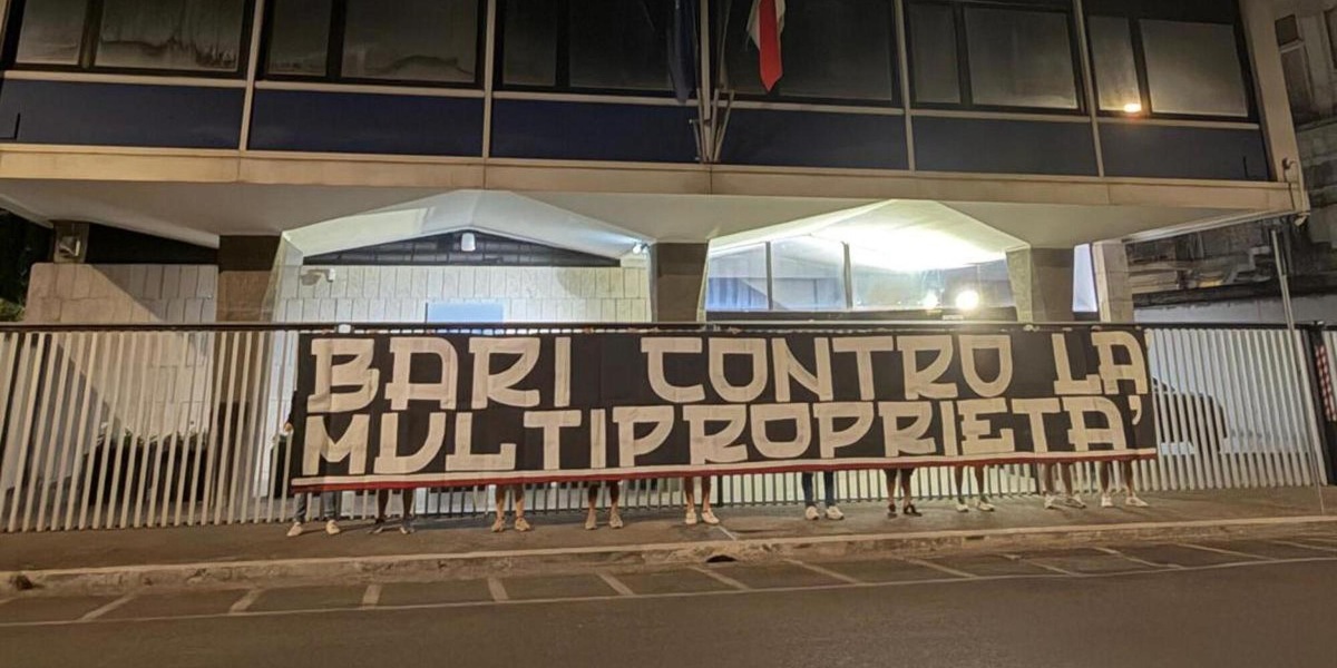 Calcio: striscione davanti alla Figc, 'Bari contro la multiproprietà'