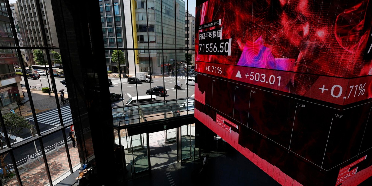 Borsa: Asia in rosso, nuova ondata di vendite sui chip, Tokyo -4,15%