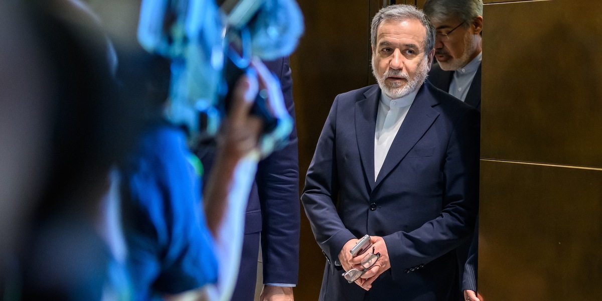 Araghchi, qualsiasi interferenza su Hormuz aggraverà la situazione