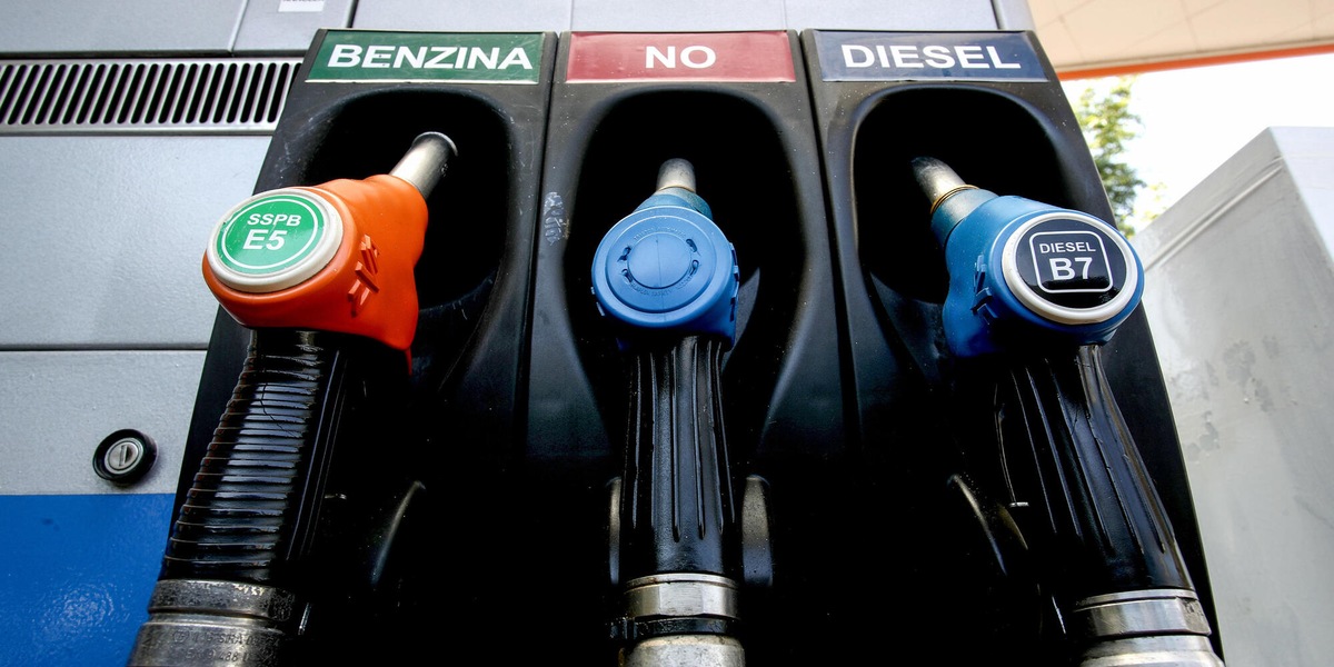 Mimit, proseguono i ribassi. Self benzina a 1,804 euro al litro, gasolio a 1,882