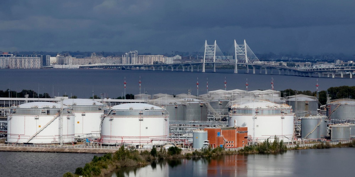 Media Kiev, 'terminale petrolifero San Pietroburgo colpito da droni'