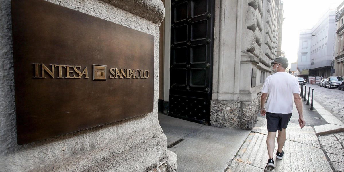 Il risiko si scalda, Intesa al lavoro sull'assemblea di settembre