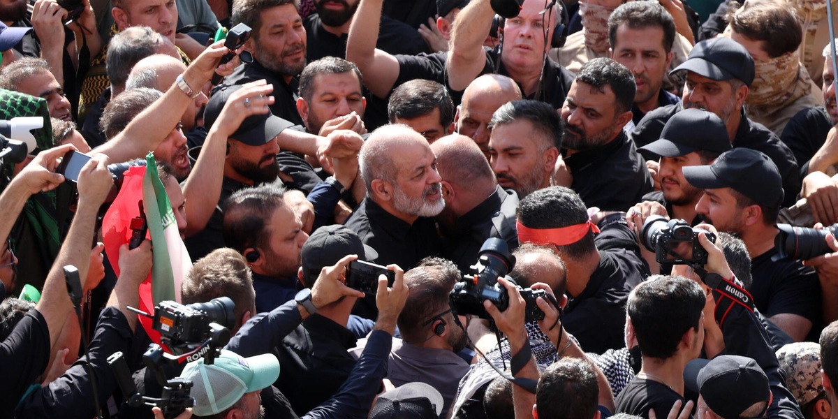 Seconda apparizione pubblica al funerale di Khamenei per il capo dei Pasdaran