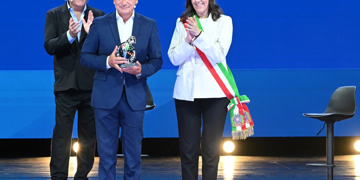 Sara Funaro al primo posto tra i sindaci più apprezzati,Antonio Decaro tra governatori