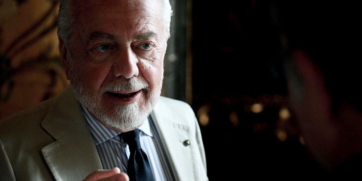 De Laurentiis 'il Napoli ha 47 calciatori, deve vendere prima di acquistare'