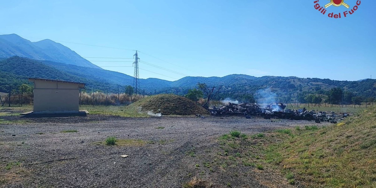Esplosione in fabbrica di fuochi d'artificio, le due vittime sono madre e figlio