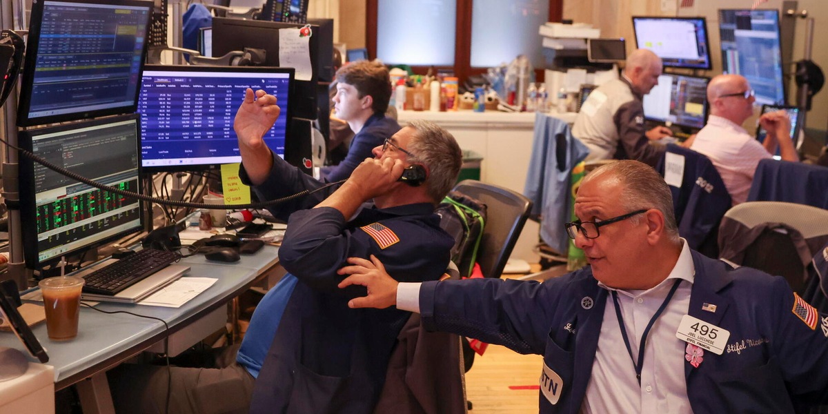 Wall Street apre in calo con tensioni Usa-Iran, Dow Jones -1,02%