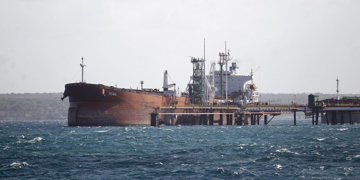 Kiev, 'stanotte colpite 21 petroliere russe nel Mar d'Azov'
