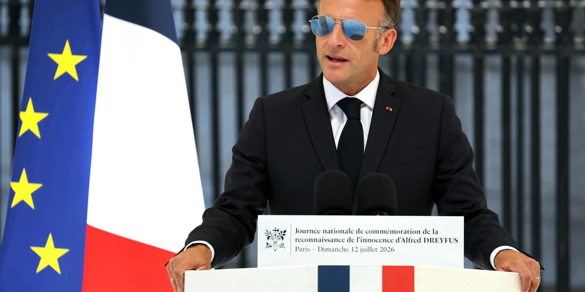 Macron, pronti a difendere libertà anche al costo del sangue
