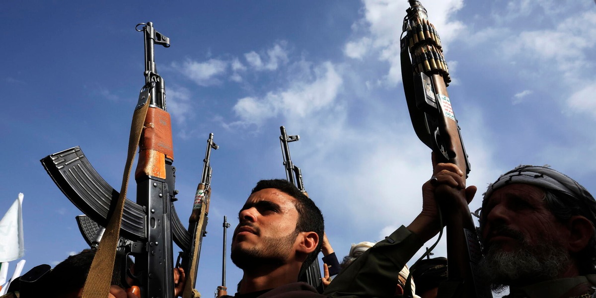 Houthi, risponderemo agli attacchi contro l'aeroporto di Sana'a