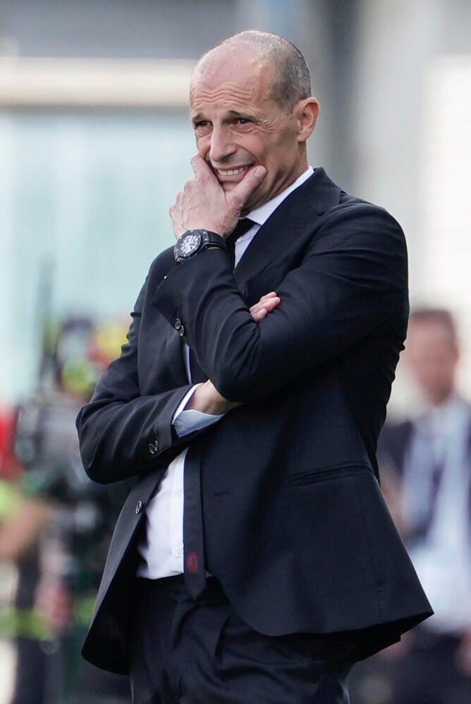 Allegri, 'felice di essere al Napoli, mai avuto contatti con Figc'