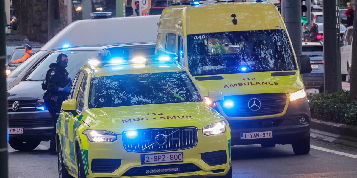 Incendio in un edificio al centro di Bruxelles, morti e dispersi