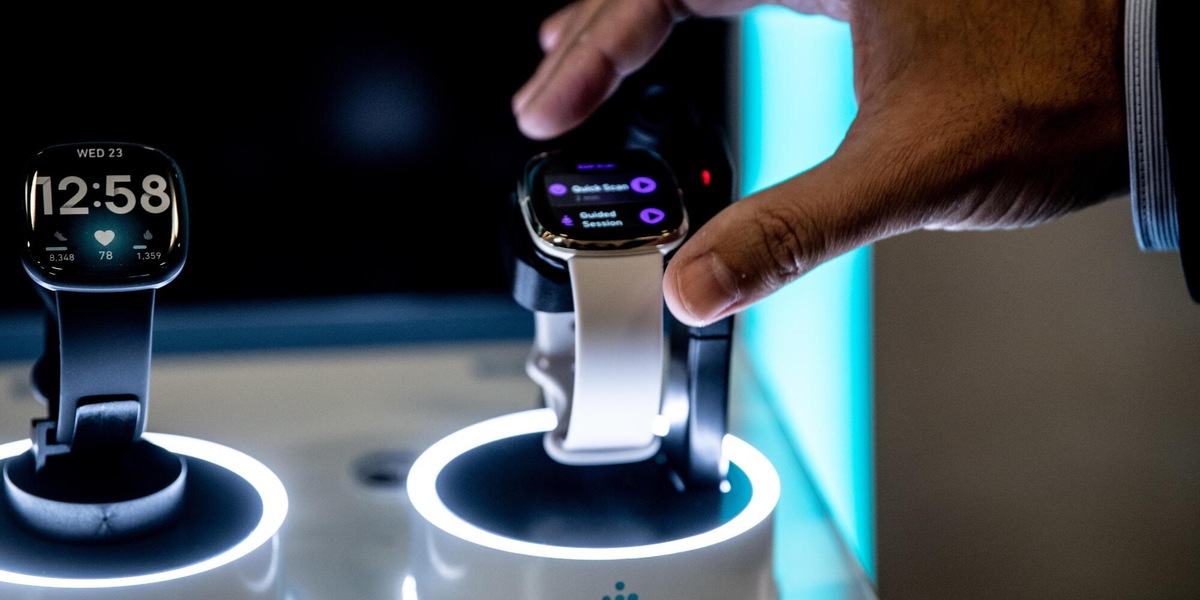 L'Ue esenta smartwatch e giocattoli elettrici da obblighi di rimovibilità batterie