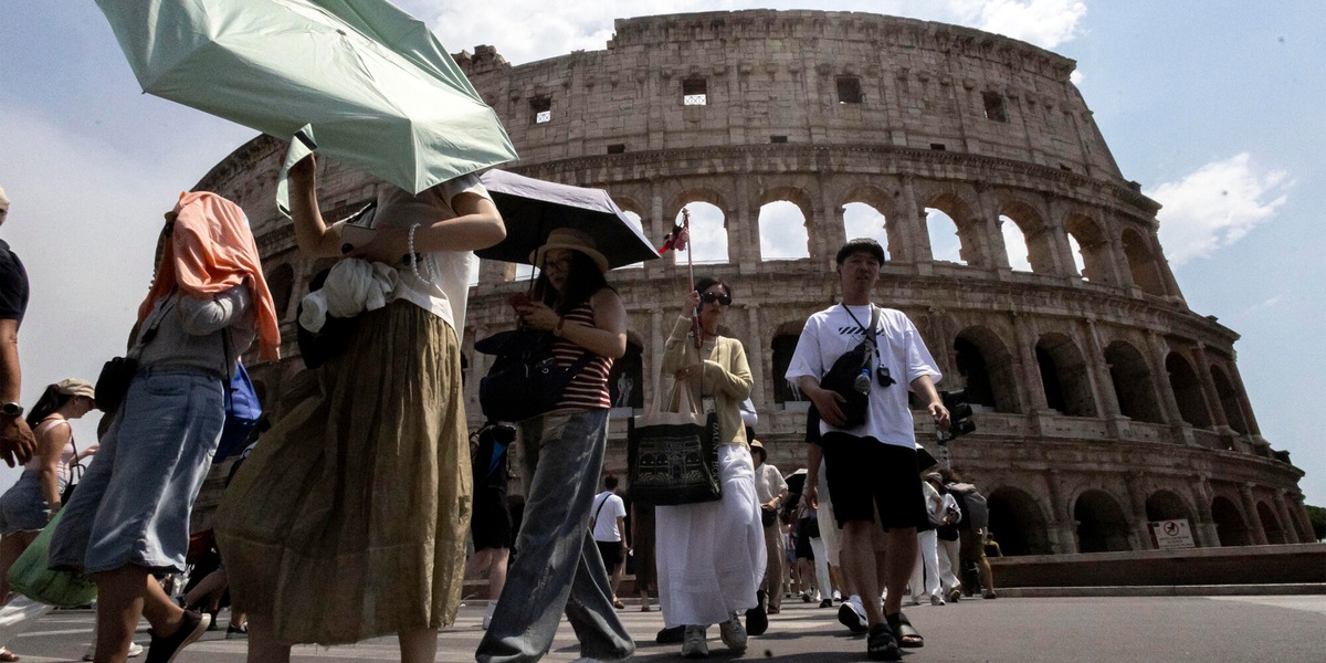 Caldo, venerdì salgono a 16 le città da bollino rosso