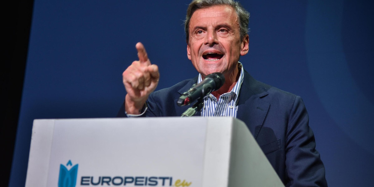 Calenda, Vannacci è un fascista vero, le forze democratiche lo blocchino