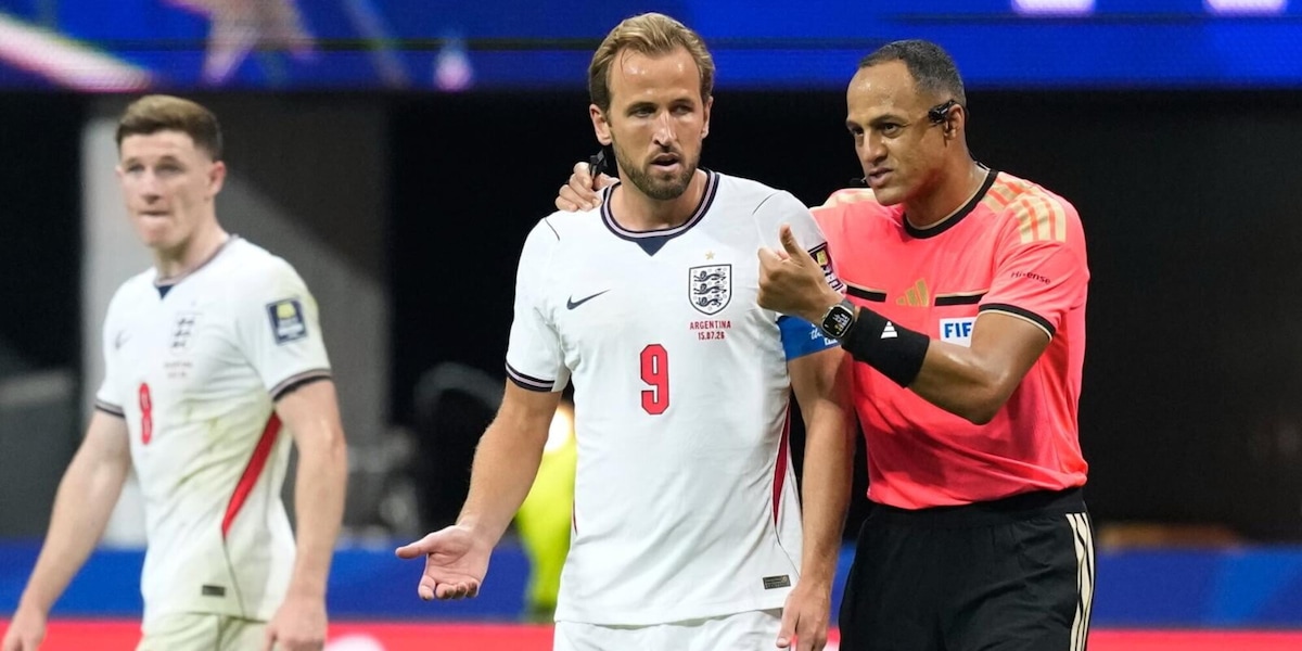 Sette falli in 10', il bullo del calcio e l'impresentabile arbitro di Collina