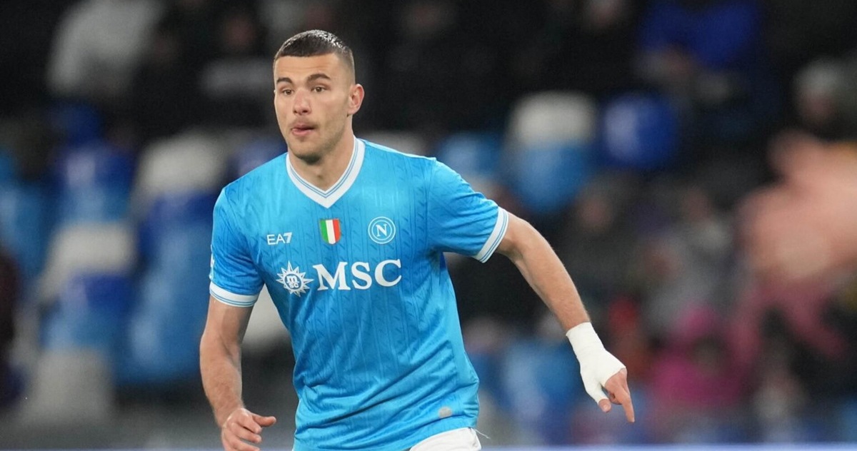 Buongiorno salta il ritiro precampionato del Napoli per un problema al ginocchio