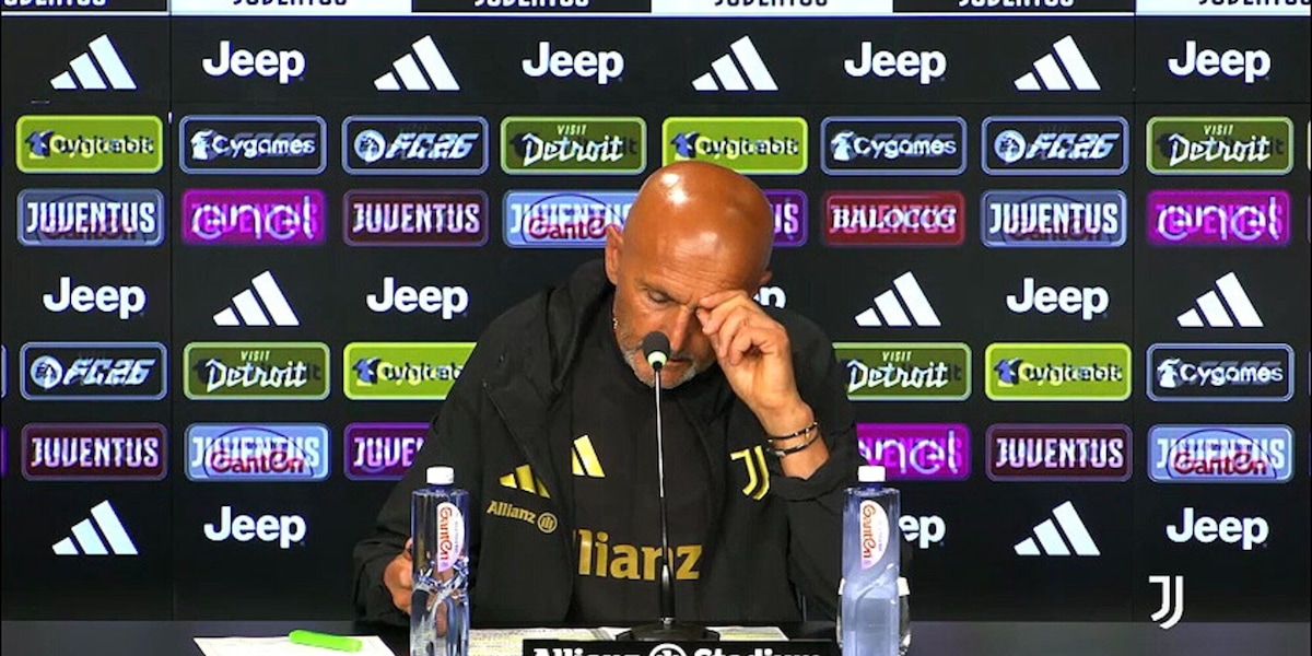 Suona un telefono e Spalletti si ferma