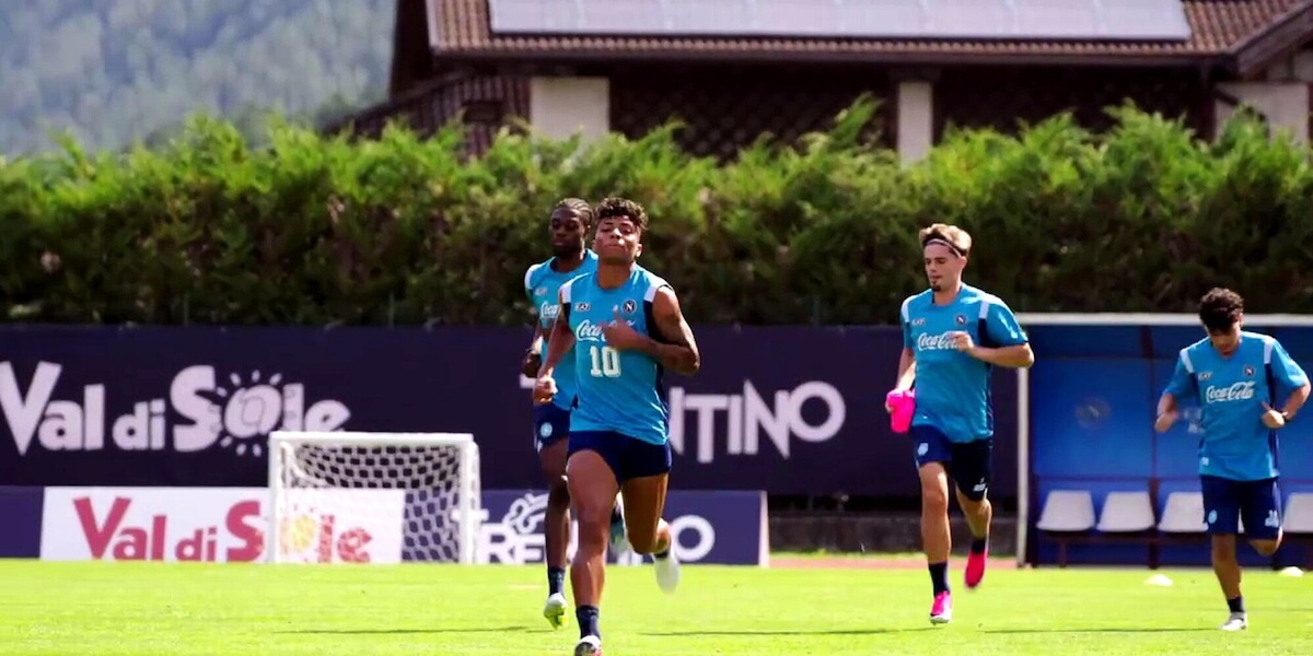 Il Napoli lavora e suda a Dimaro