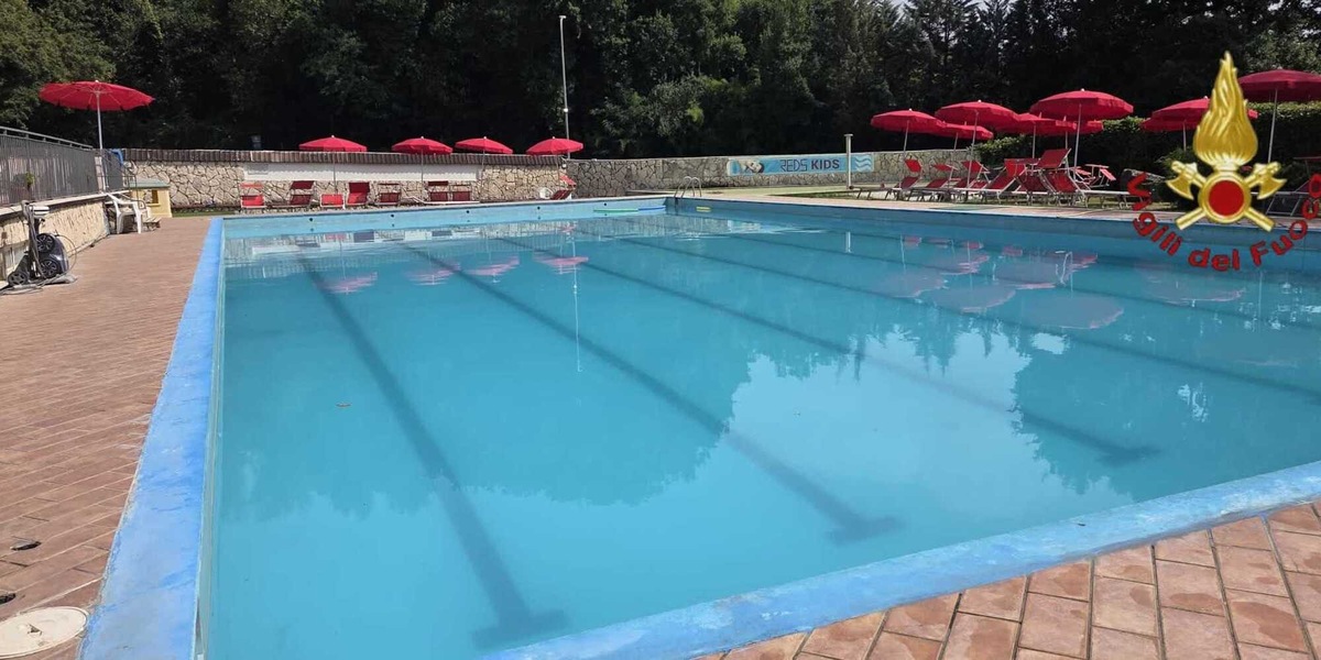 Otto intossicati per fuga di cloro in piscina, bimbo in codice rosso