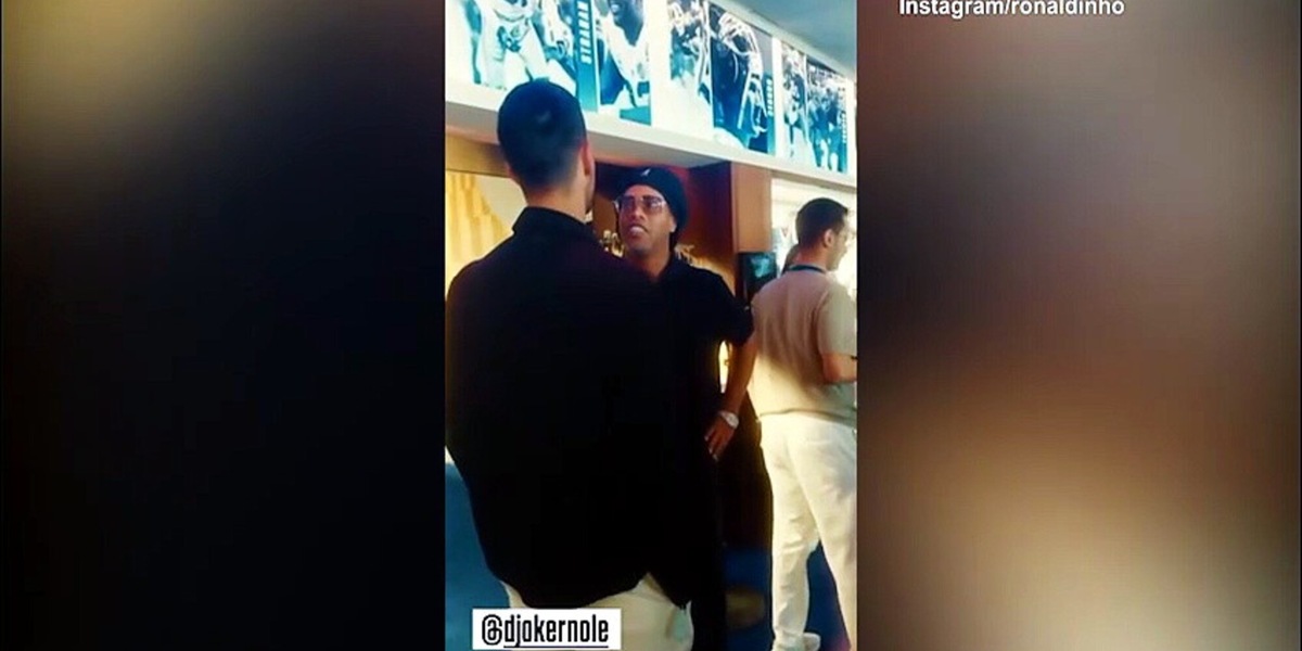 Ronaldinho e Djokovic, scambio di numeri tra campioni