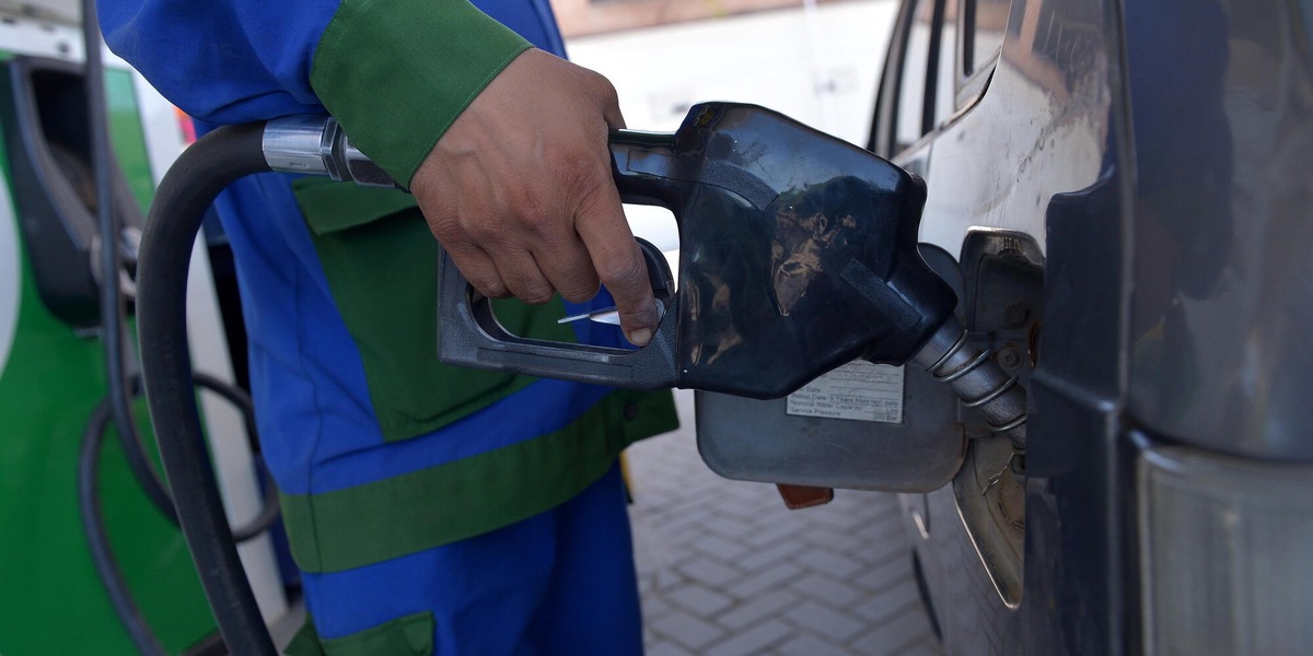 ++ I prezzi dei carburanti avanzano ancora, benzina a 2,025 euro in autostrada ++