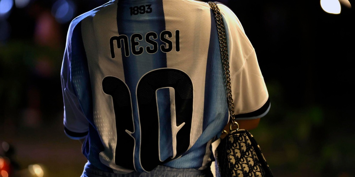 Mondiali: la Selección rientra a Buenos Aires accolta dall'abbraccio dei tifosi